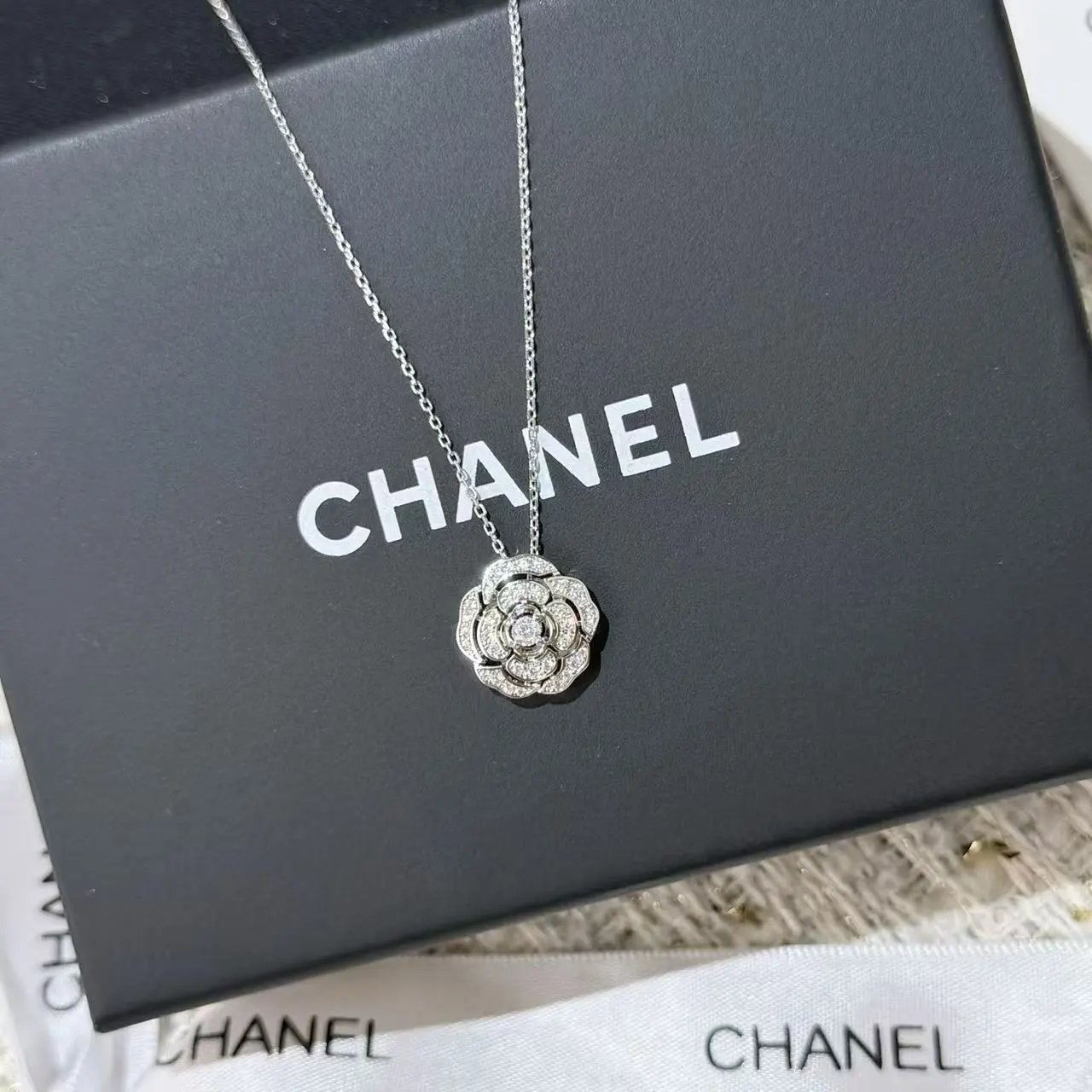 Louis Vuitton Jewelry Gold LV Flower Charm Necklace — 13