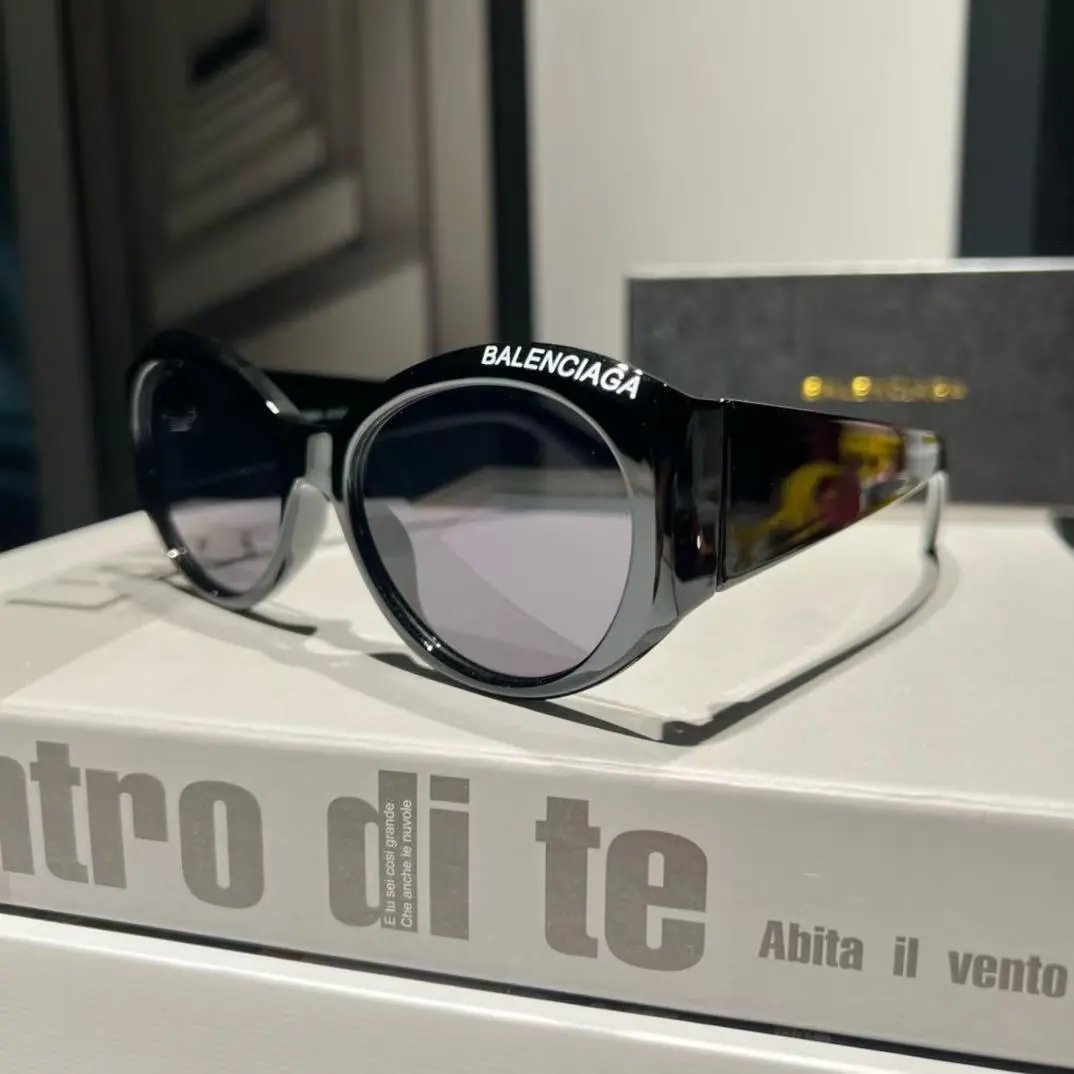 Balenciaga Eyewear Rectangular Logo Sunglasses — 30
