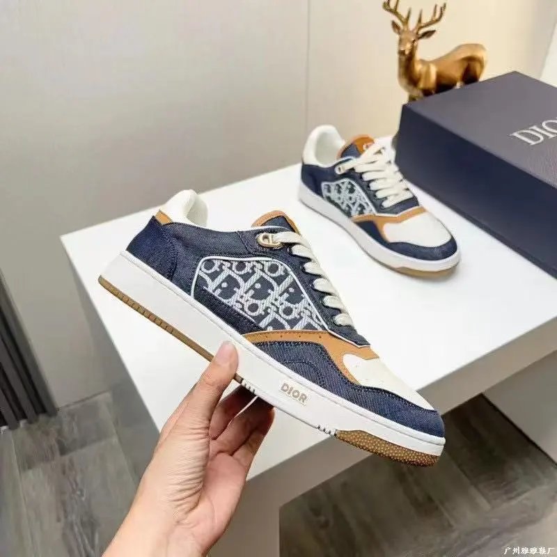 Dior Sneakers B27 low-top with Oblique side panels — 37