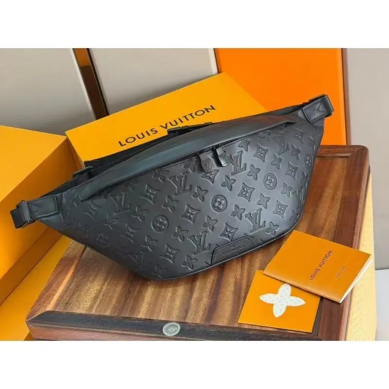 Louis Vuitton Crossbody Bags Zippered monogram bag — 15