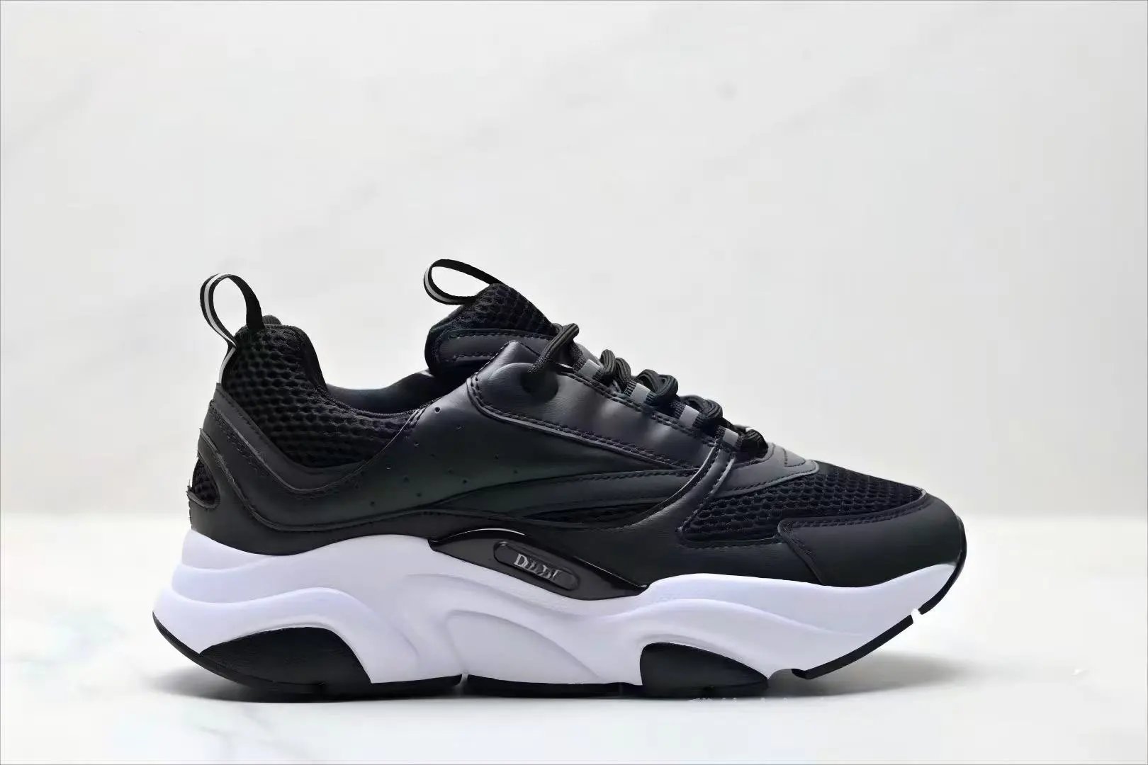 Dior Sneakers B30 — 24