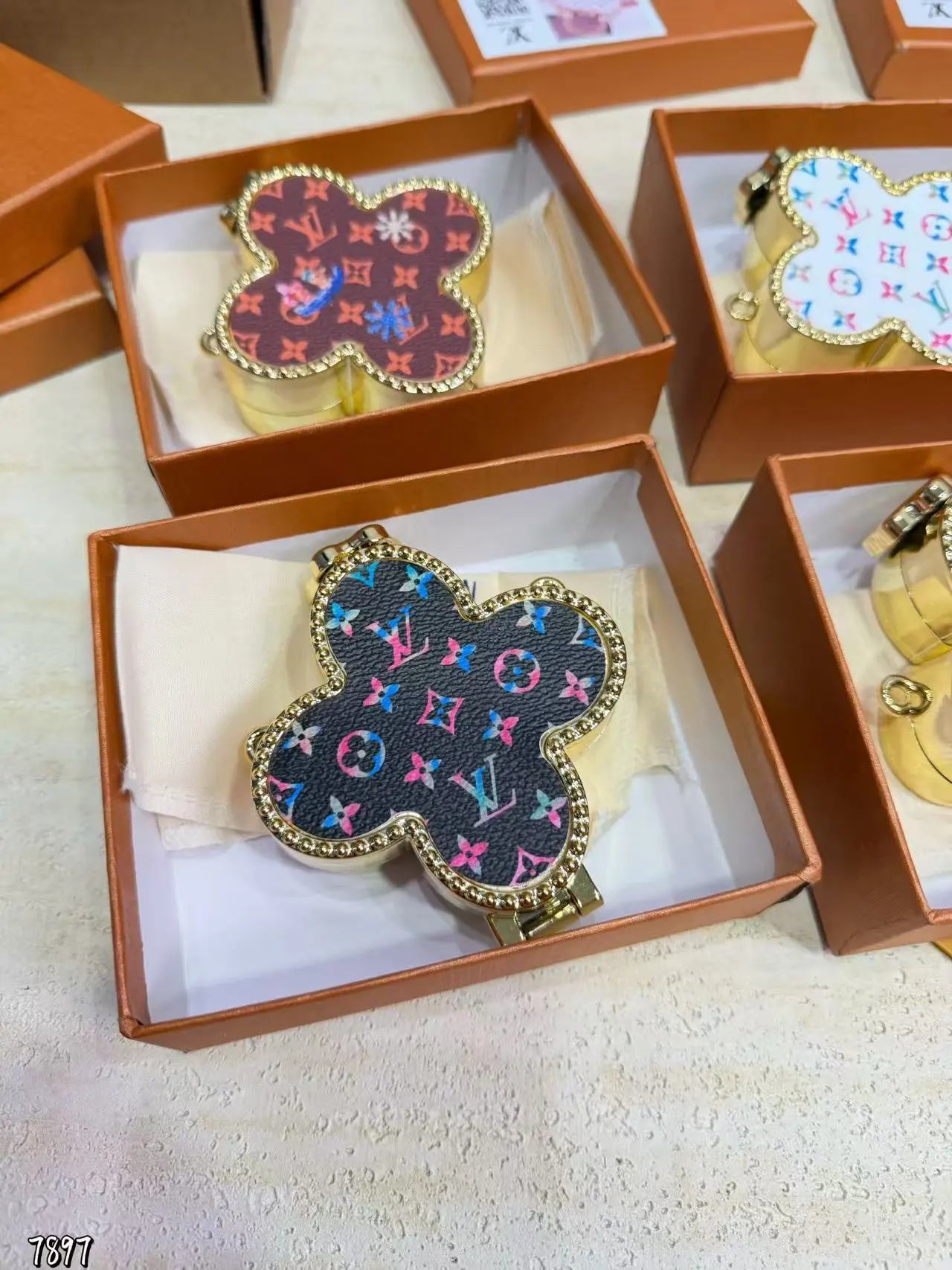 Louis Vuitton Uncategorized Monogram leather keychain — 25