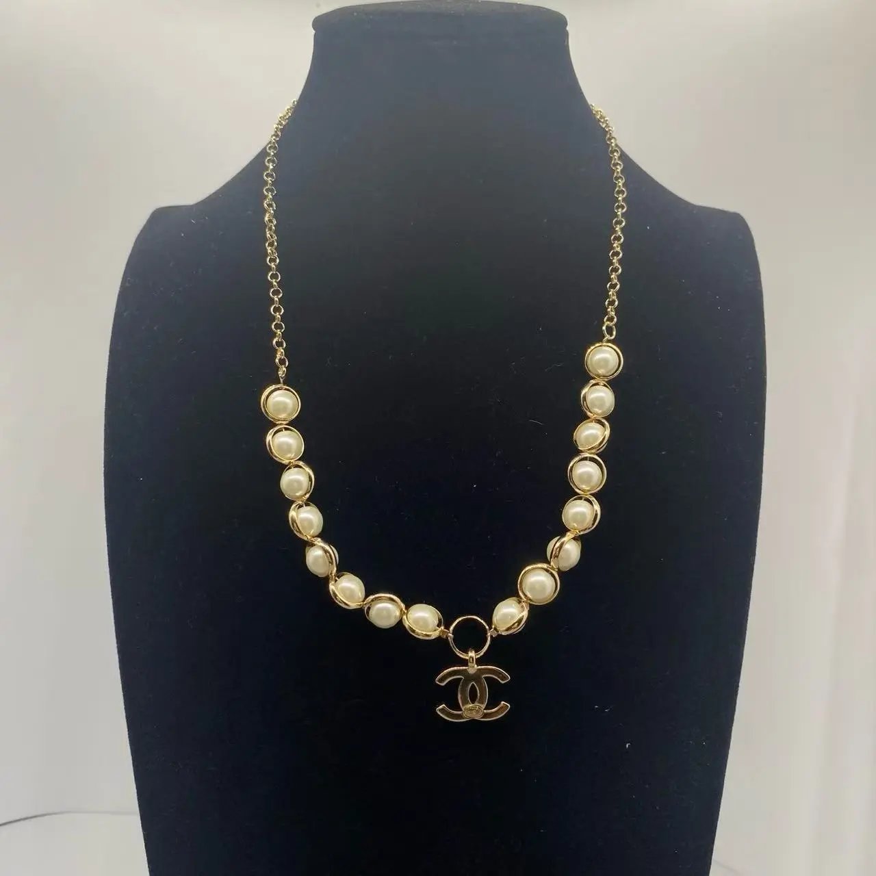 Louis Vuitton Jewelry Gold LV Flower Charm Necklace — 37
