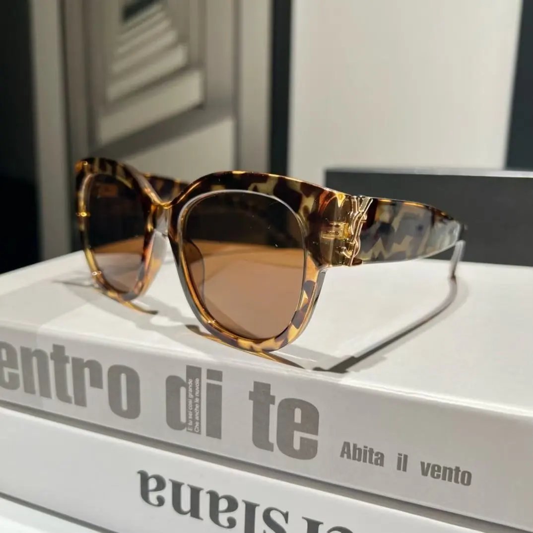 Prada Eyewear 8007 Oval Metal Frame Sunglasses product image