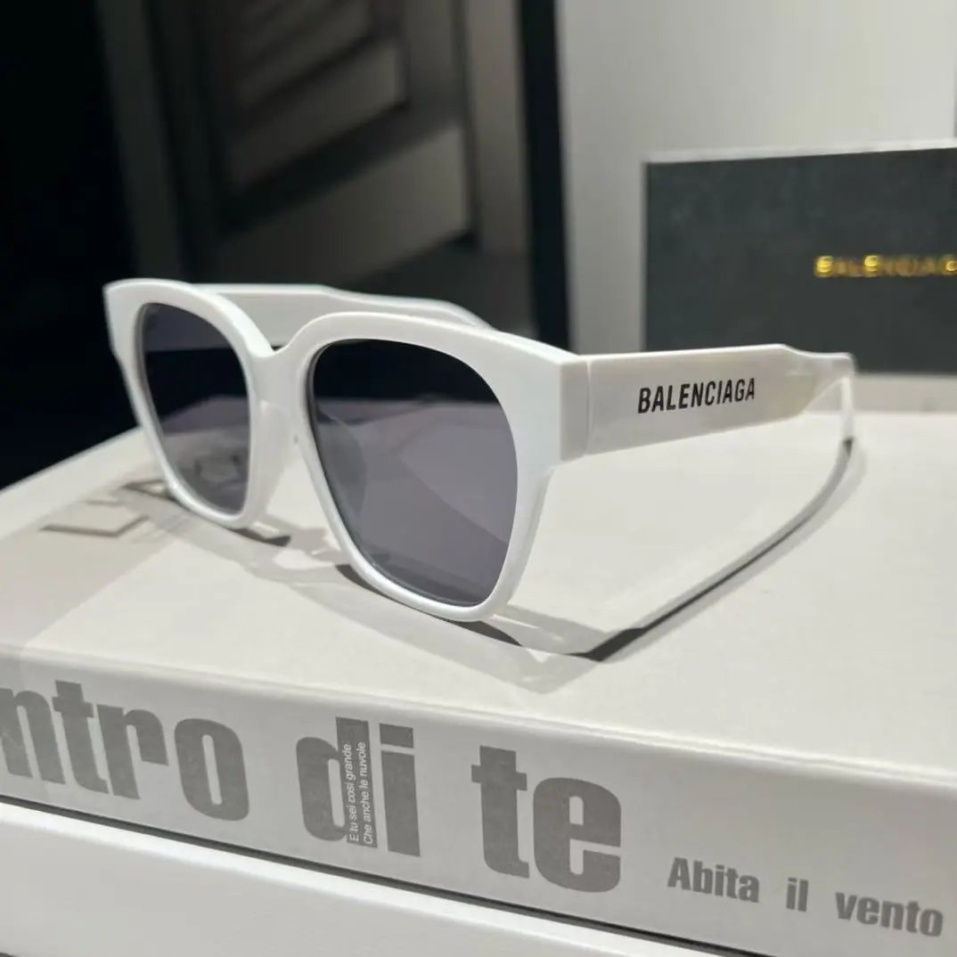 Balenciaga Eyewear Rectangular Logo Sunglasses image 14