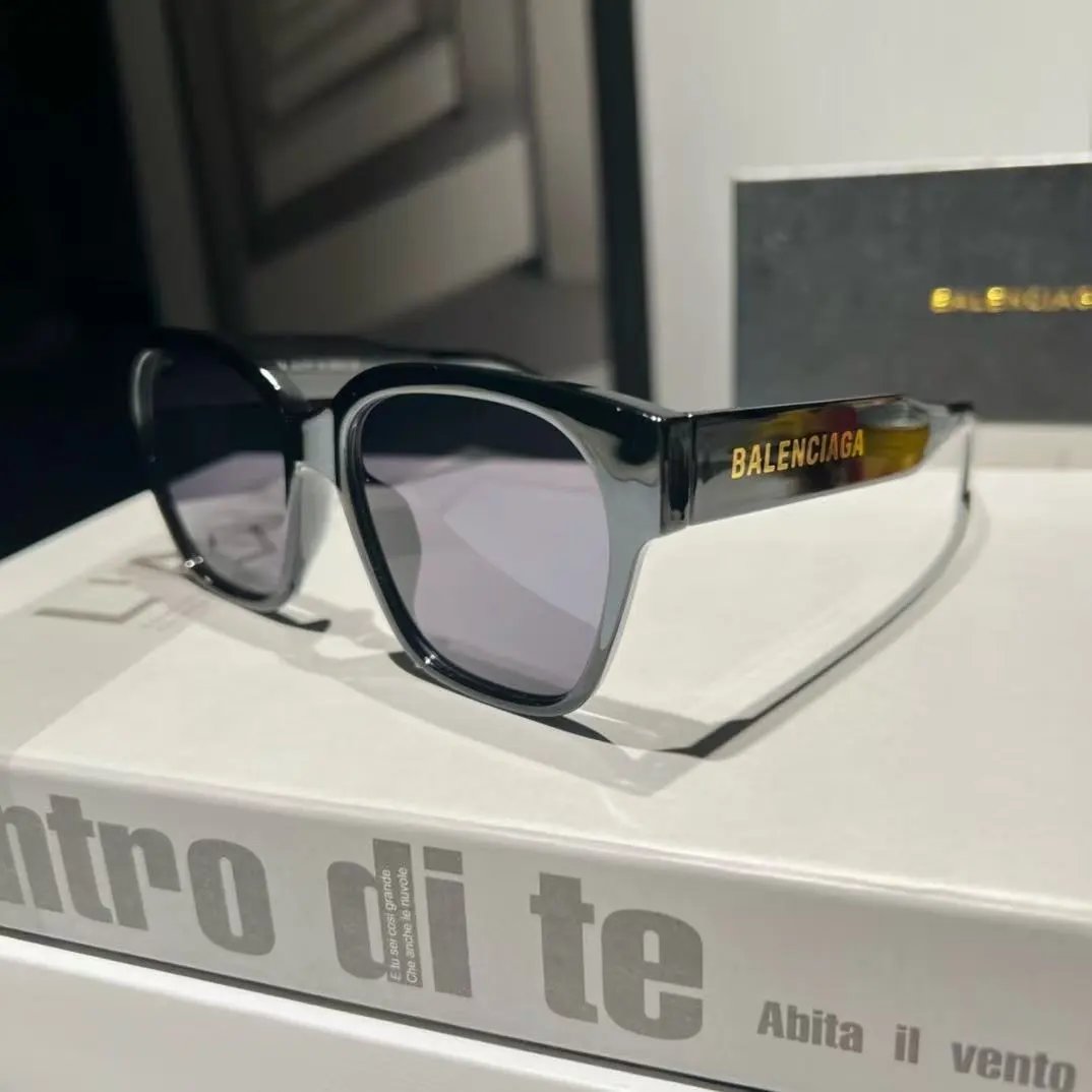 Balenciaga Eyewear Rectangular Logo Sunglasses image 13
