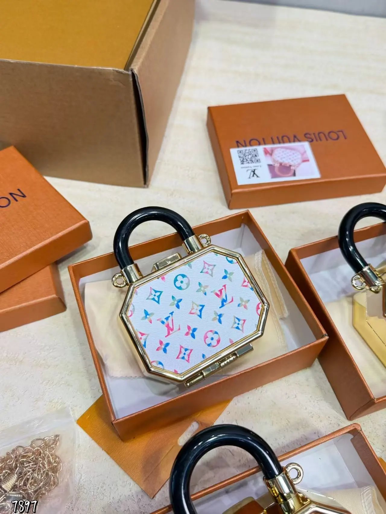 Louis Vuitton Uncategorized Monogram leather keychain — 22