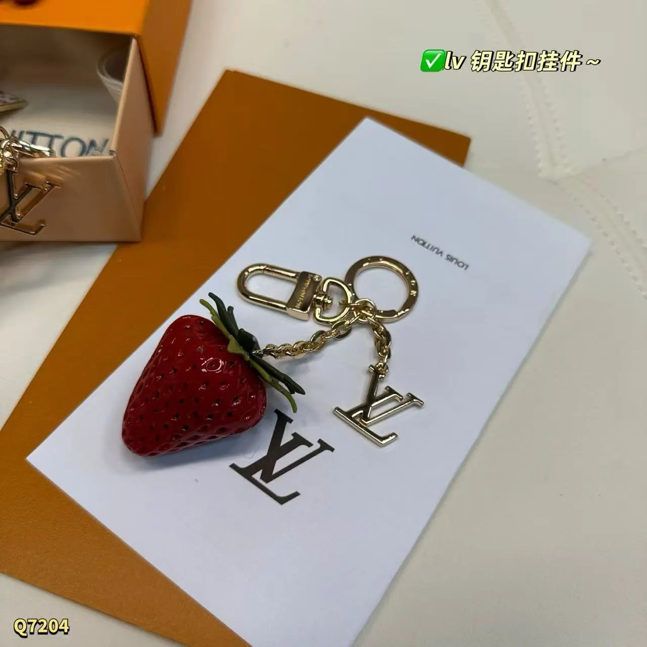 Louis Vuitton Uncategorized Monogram leather keychain — 32