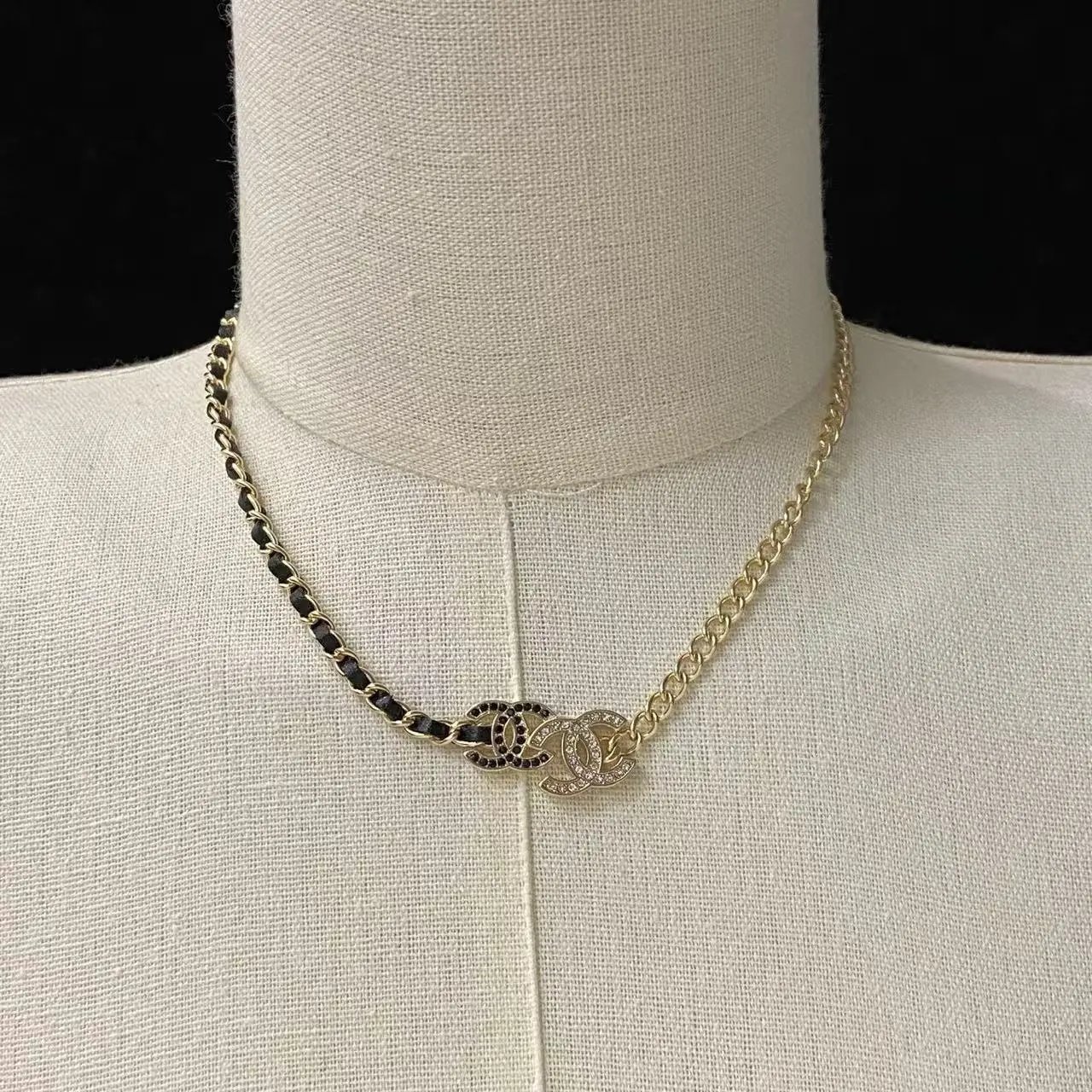 Louis Vuitton Jewelry Gold LV Flower Charm Necklace — 8