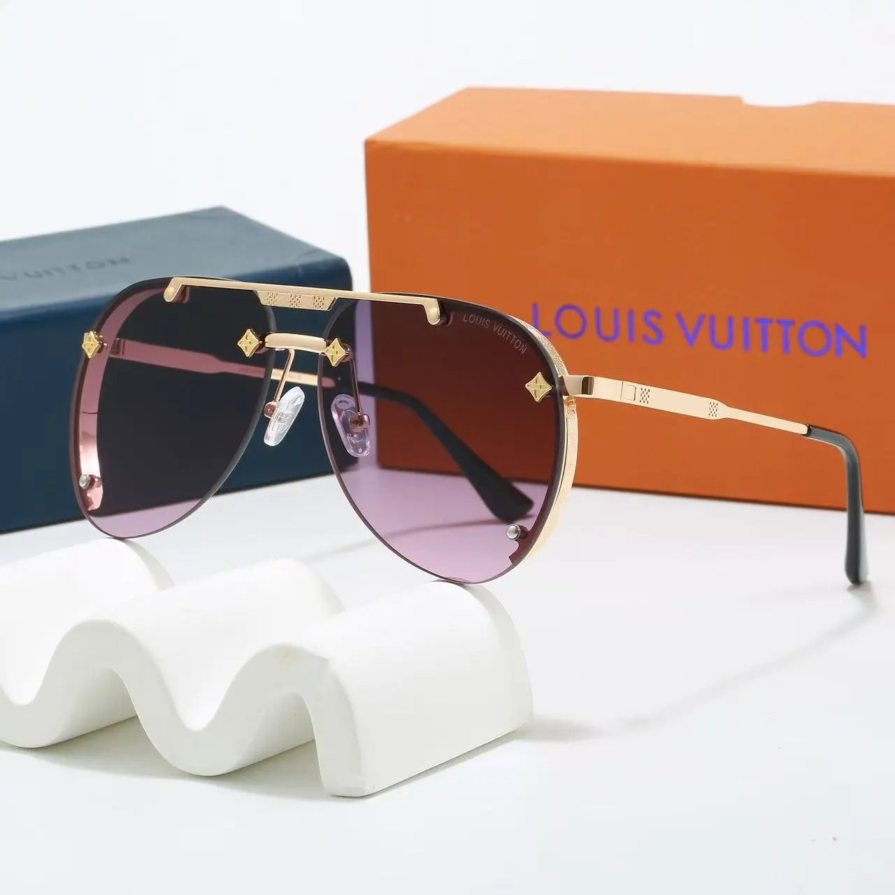 Louis Vuitton Eyewear Oversized shield sunglasses with Monogram print — 6