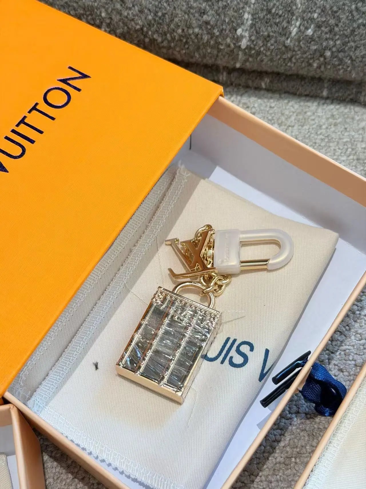 Louis Vuitton Uncategorized Monogram leather keychain — 31