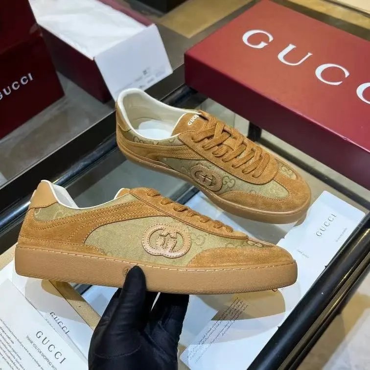 Gucci Sneakers Interlocking G low-top lace-up — 2