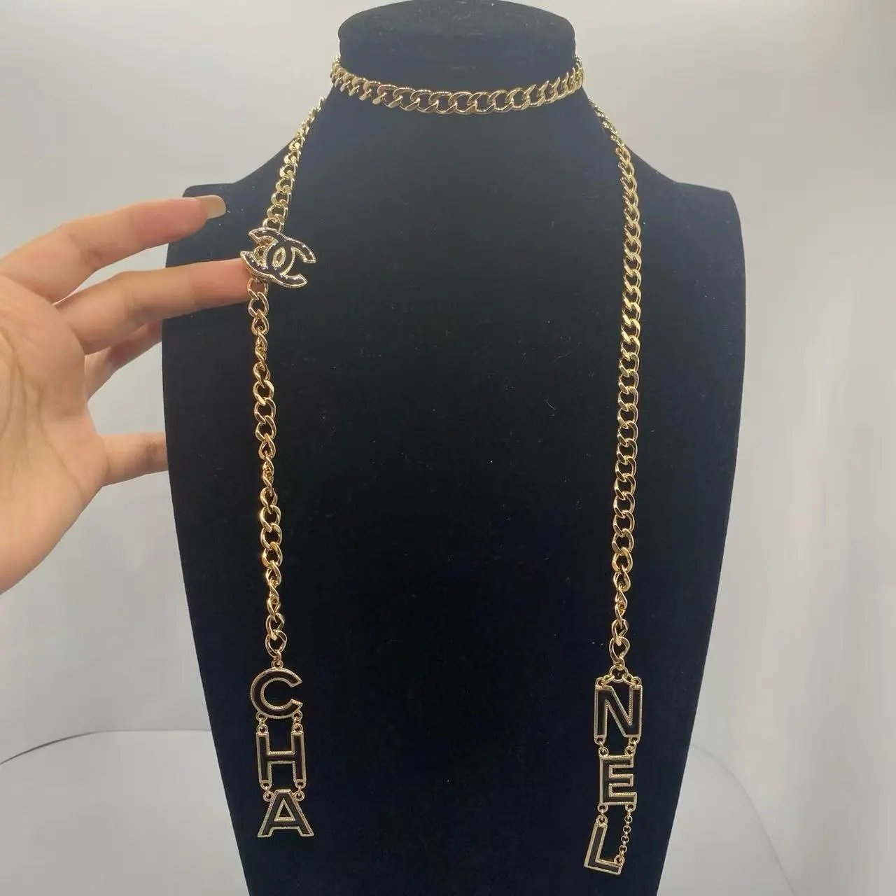 Louis Vuitton Jewelry Gold LV Flower Charm Necklace — 38