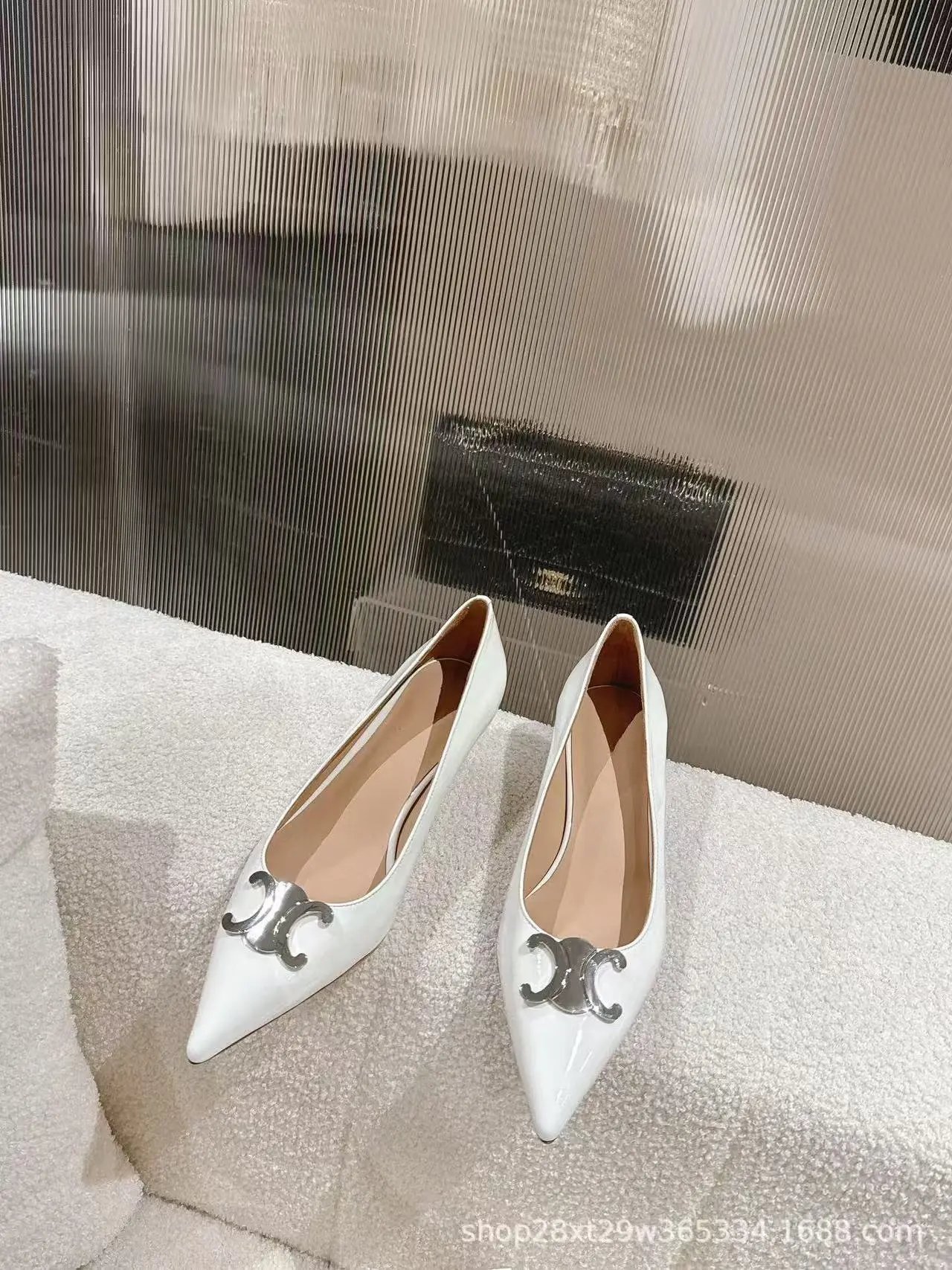 ELIN High Heels Pointed-Toe Slingback Kitten with Metal Logo Accent — 10