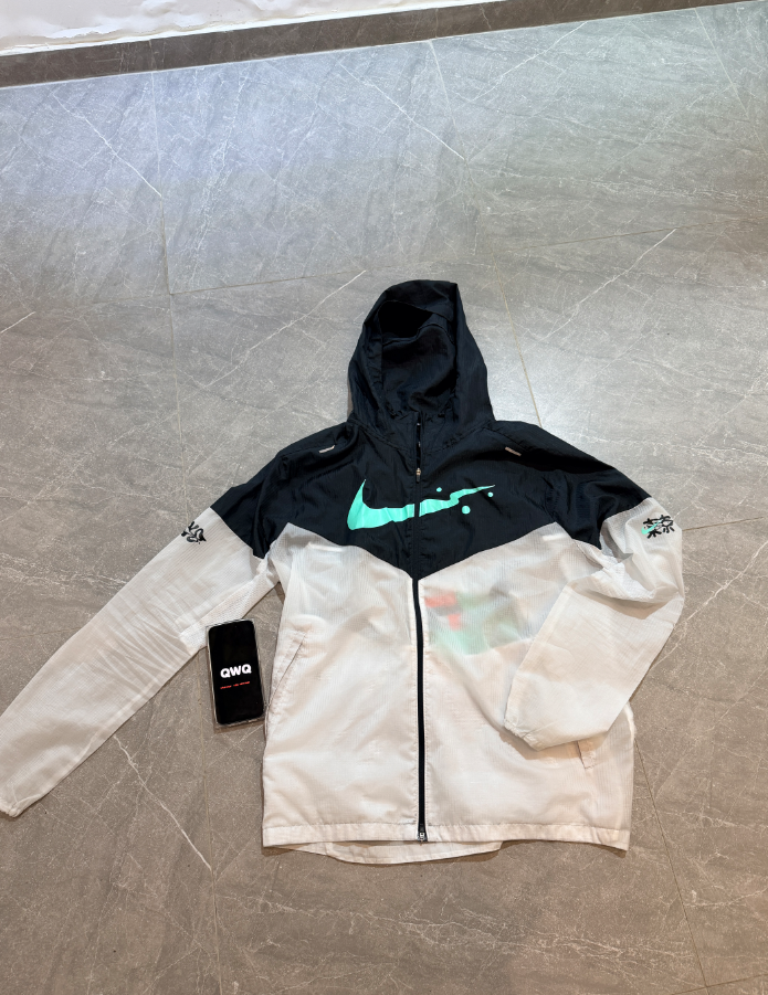 Nike Tokyo Windrunner Windbreaker Jacket Black White Mint