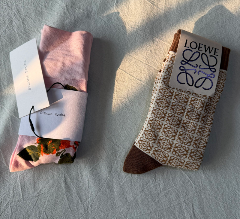 small quantities different style socks