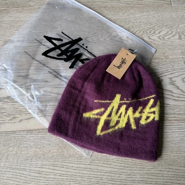 ST Furry Beanie Wine Red