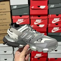 thumbnail for 【I8】三代 运动鞋 Track LED 灯鞋系列 Link1