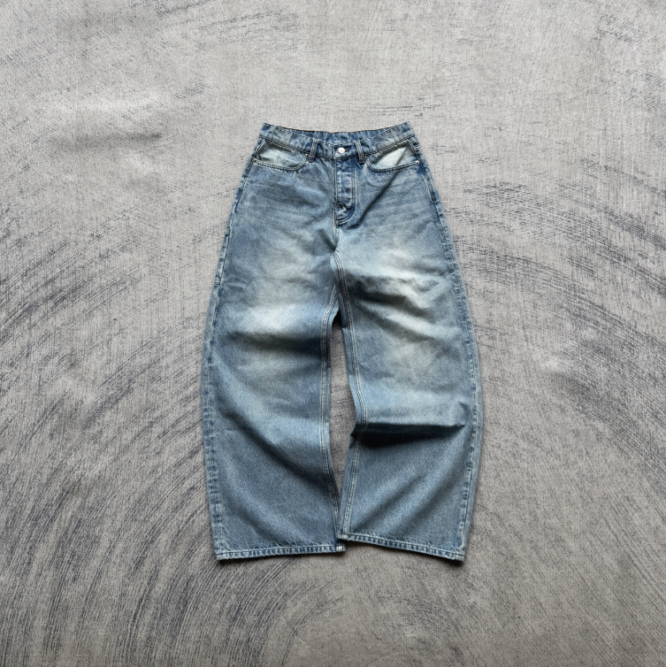The fourth day, blue washed jeans
