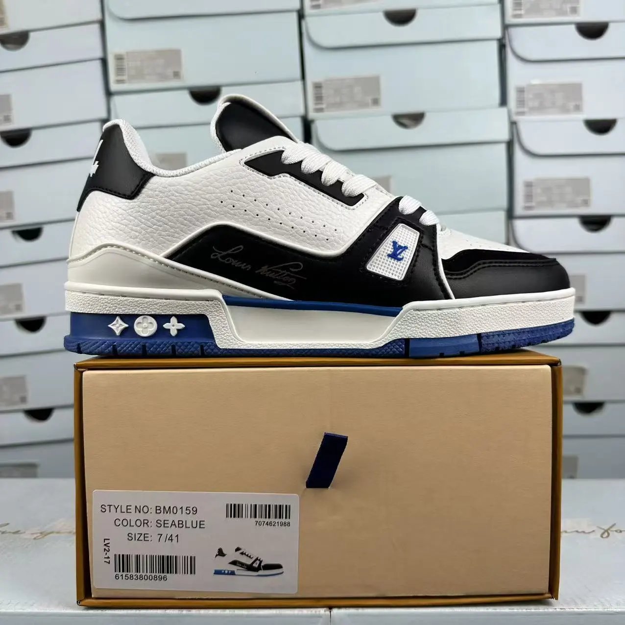 Trainer Black, White, Blue