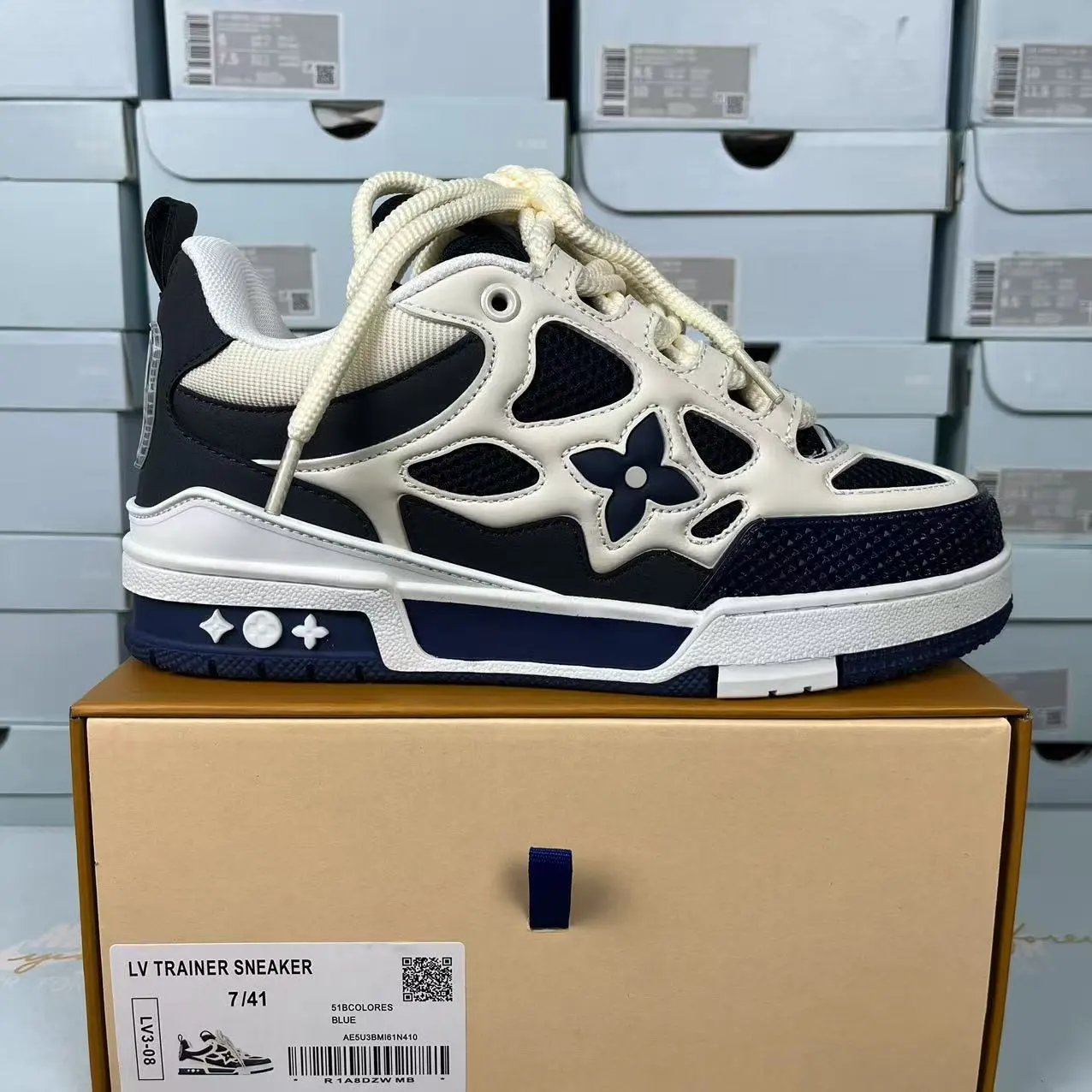 SK8 White Blue