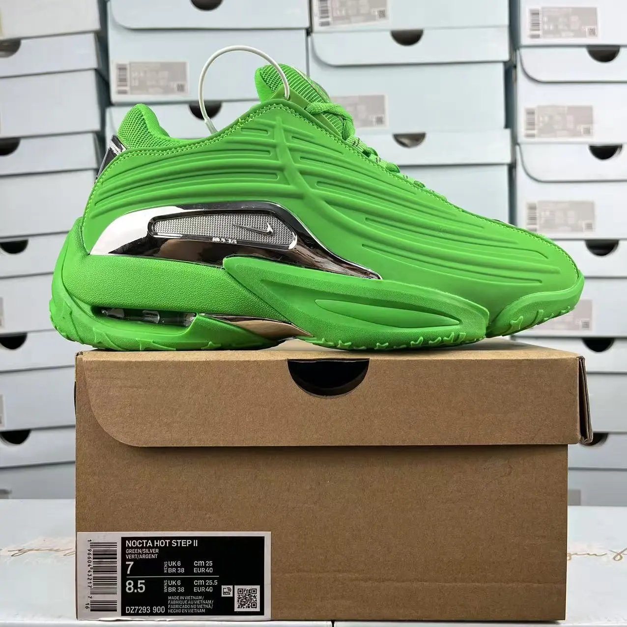 Silver Green DZ7293-900