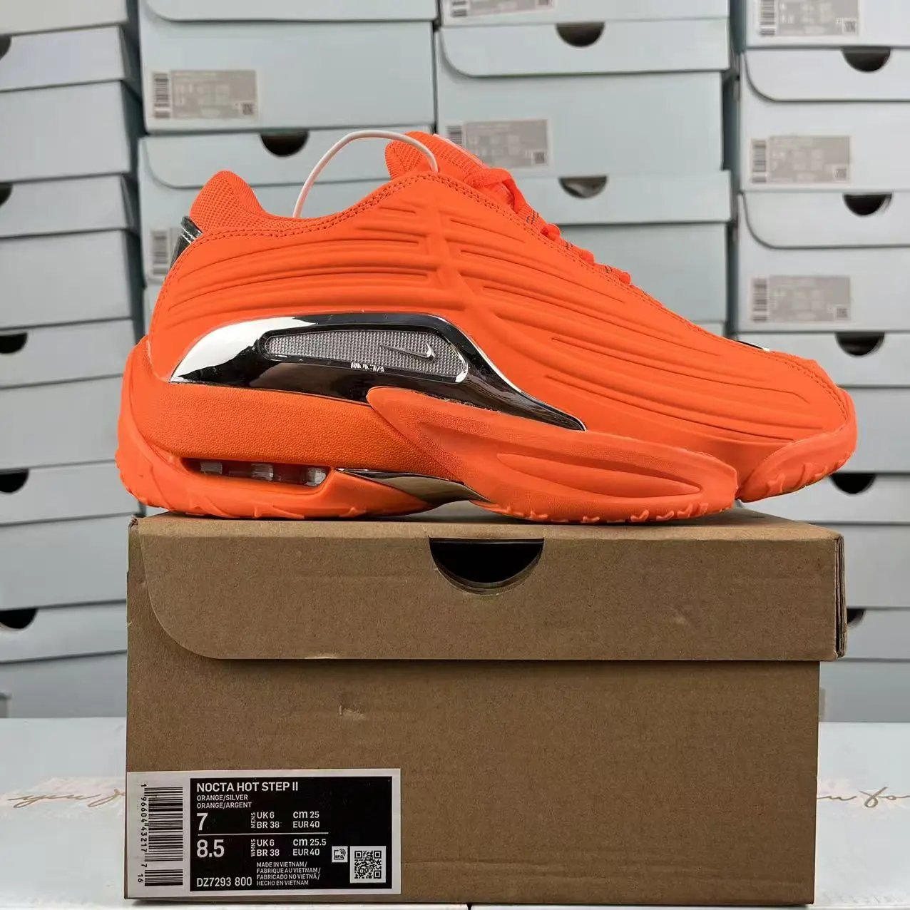 Neon Orange DZ7293-800