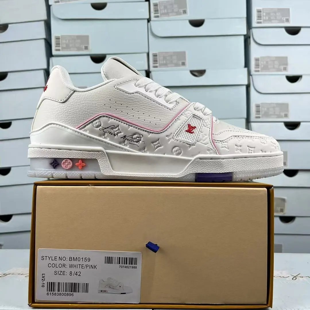 Trainer white powder