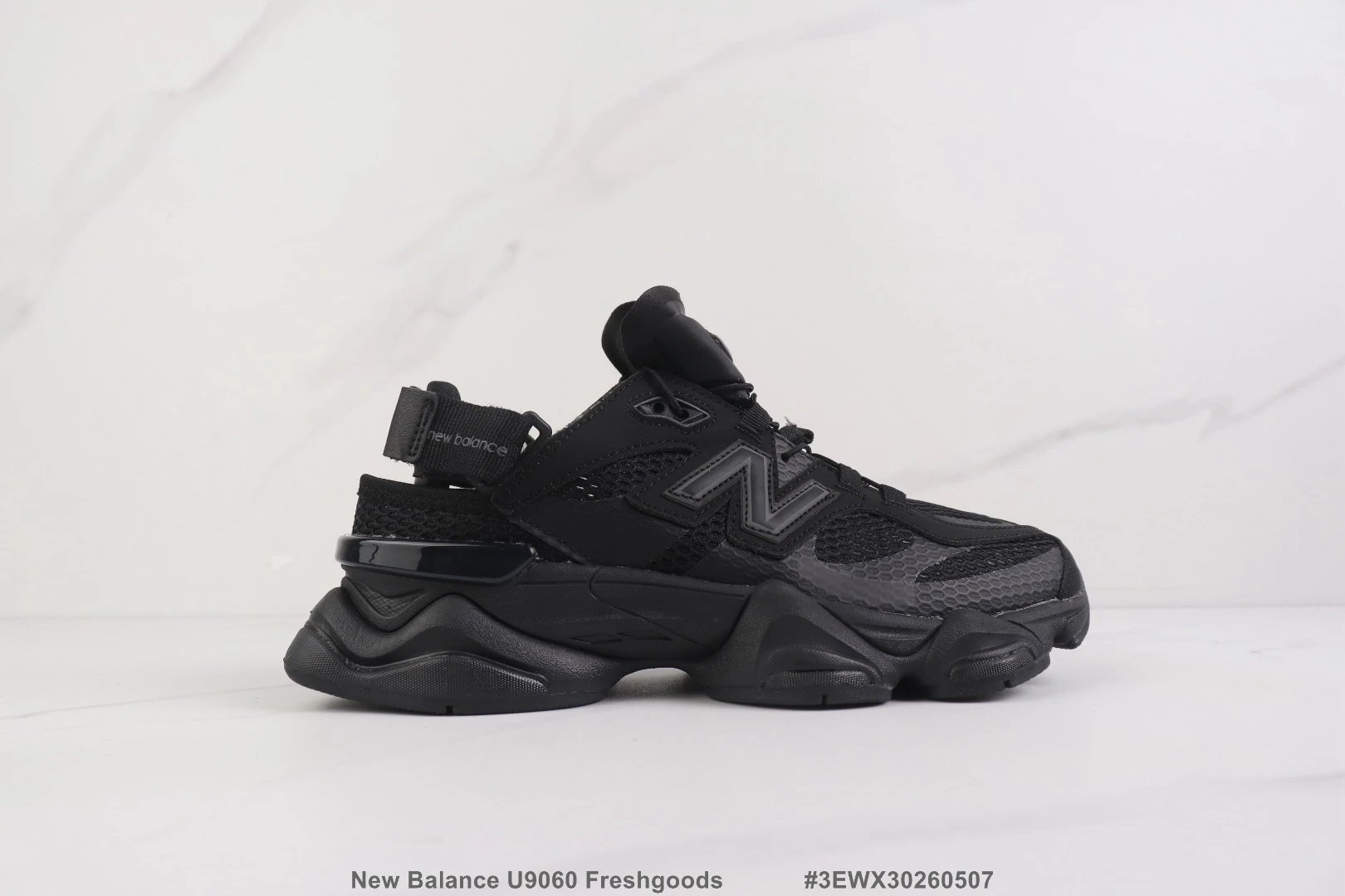 New Balance U9060 Freshgoods 新百伦复古减震跑步鞋 织物材质老爹鞋 纯黑色