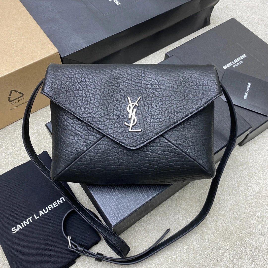 YSL Bags Yves Saint LaurentCassandra信封邮差包大象纹黑古银个性干练肩背手拿精致酷飒超轻大容量羊皮柔软细腻高级耐用秋冬百搭极简高级时尚