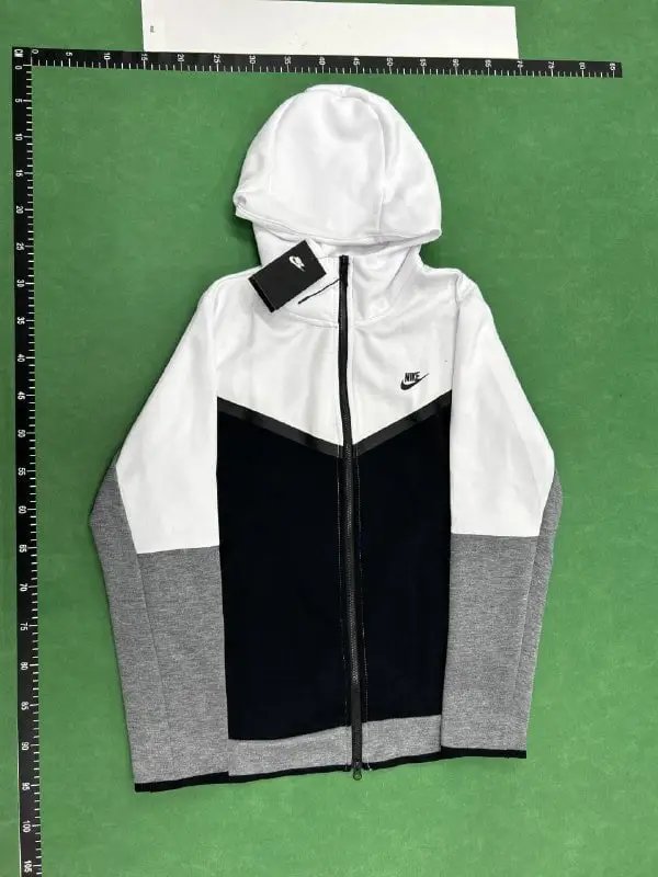 Lacoste Hoodies & Sweatshirts Zip-Up Hooded Sweatshirt with Crocodile Logo image 5