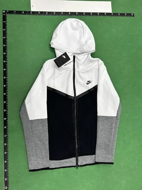Lacoste Hoodies & Sweatshirts Zip-Up Hooded Sweatshirt with Crocodile Logo product detail image 6