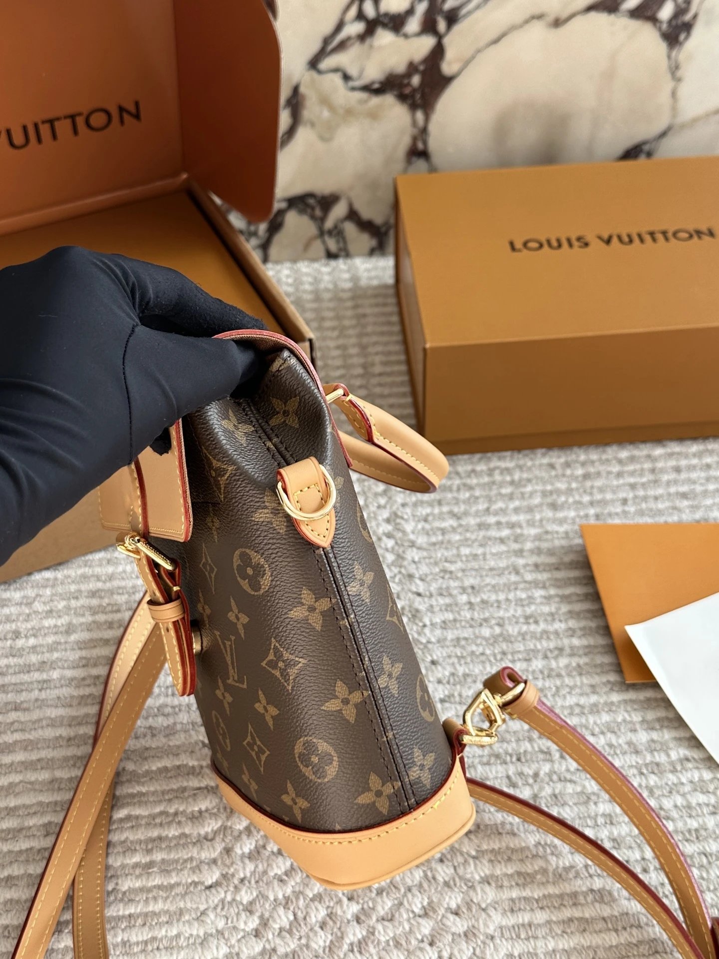 Borsa L*