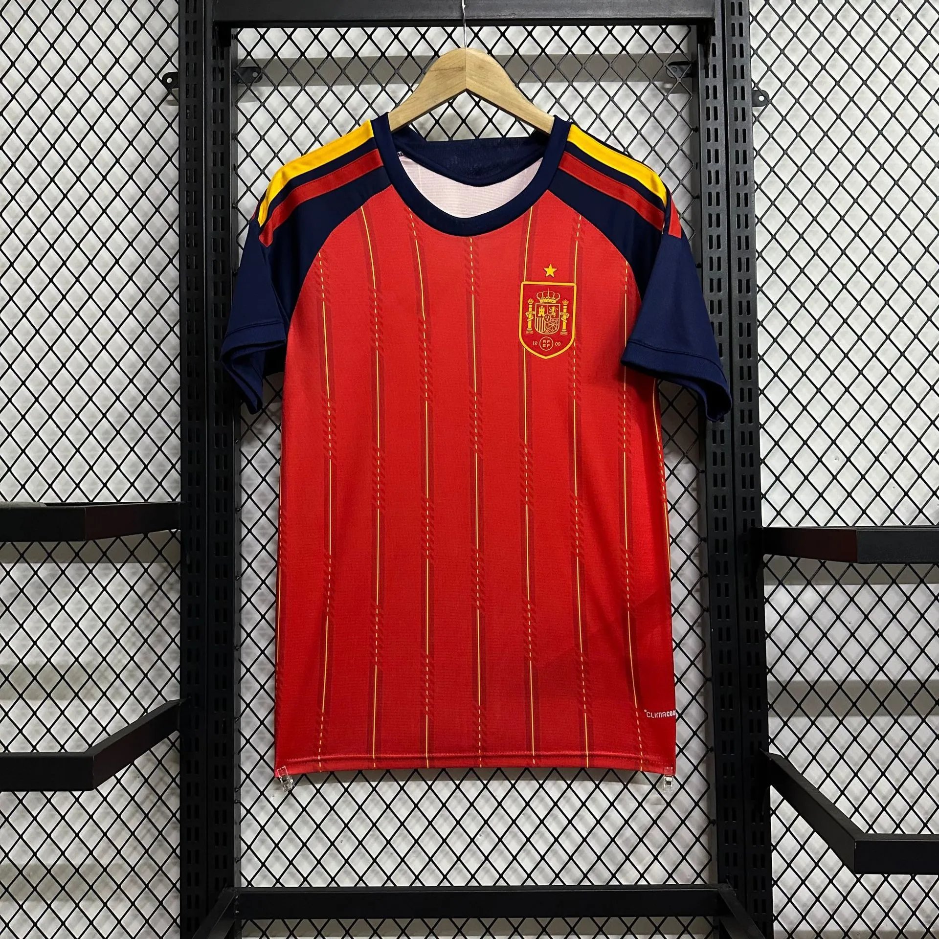 26-27 Spain's home ground