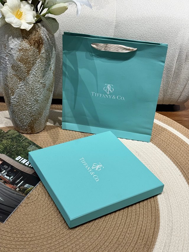 Tiffany Tiffany & Co. Classic Blue Gift Box Set - Buy on Mulebuy Sheets