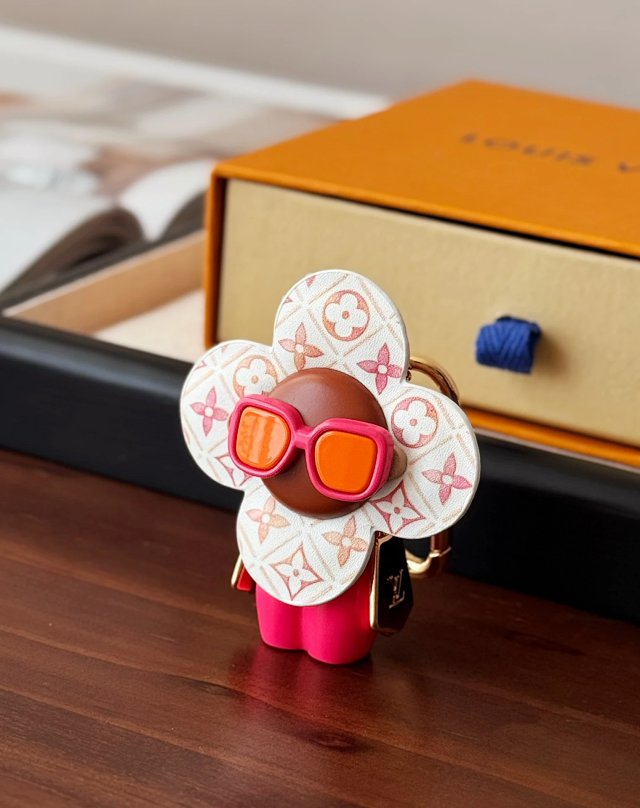 Louis Vuitton Louis Vuitton Monogram Flower 3D Keychain Charm Accessory - Buy on Kakobuysheetfind