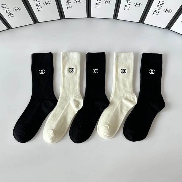 Chanel Chanel Black White Cotton Mid-Calf Logo Socks - Buy on Kakobuysheetfind