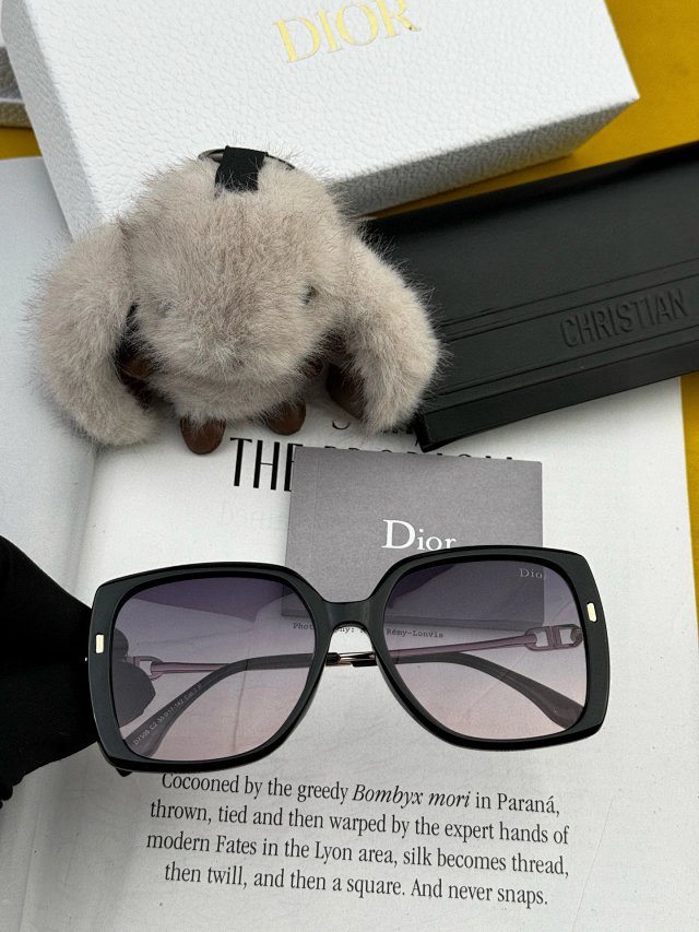 Dior Dior Black Square Gradient Gray Sunglasses - Buy on Kakobuysheetfind