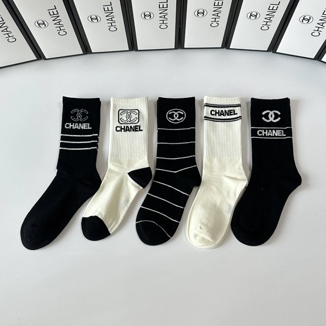 Chanel Chanel Classic Black White Cotton Mid-Calf Socks Unisex - Buy on Kakobuysheetfind