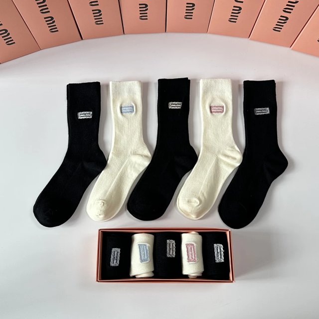 Miu Miu Miu Miu Classic Black White Cotton Mid-Calf Socks - Buy on Kakobuysheetfind