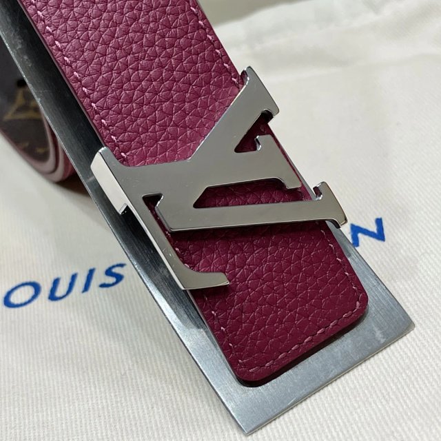 Louis Vuitton Louis Vuitton Burgundy Leather LV Buckle Belt - Buy on Mulebuy Sheets
