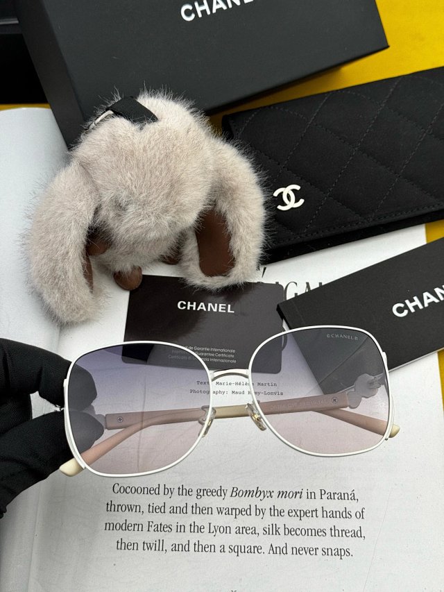 Chanel Chanel Gradient Gray Purple Metal Frame Unisex Sunglasses - Buy on Kakobuysheetfind