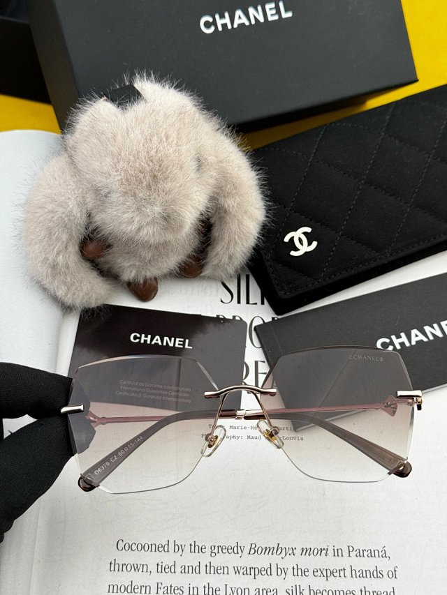 Chanel CHANEL Gradient Pink Rimless Metal Unisex Sunglasses - Buy on Kakobuysheetfind
