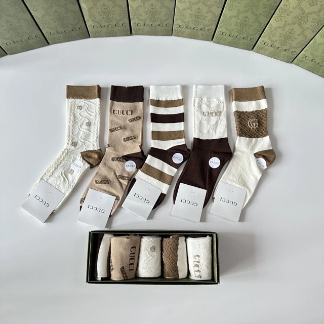 Gucci Gucci Beige Colorblock Mid-Calf Cotton Logo Socks - Buy on Kakobuysheetfind