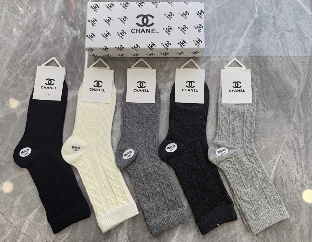 Chanel Chanel Classic Black Wool Knit Mid Calf Socks - Buy on Kakobuysheetfind