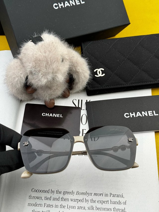 Chanel Chanel Square Gray Gradient Metal Sunglasses - Buy on Kakobuysheetfind