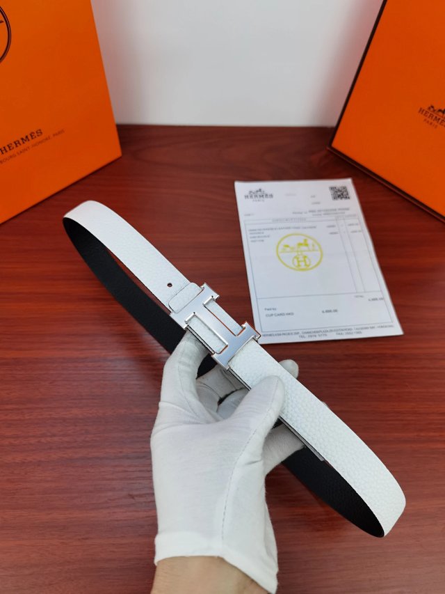 Hermes Hermes White Reversible Leather H Buckle Belt Unisex - Buy on Mulebuy Sheets