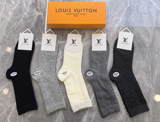 Louis Vuitton Louis Vuitton Classic Cotton Mid Calf Knit Socks - Buy on Kakobuysheetfind