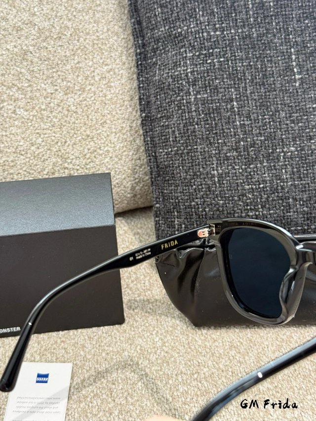 Gentle Monster Gentle Monster Frida Black UV Sunglasses - Buy on Kakobuysheetfind