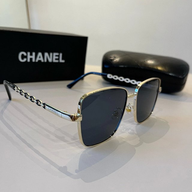 Chanel Chanel Gold Frame Black Square Chain Sunglasses - Buy on Kakobuysheetfind